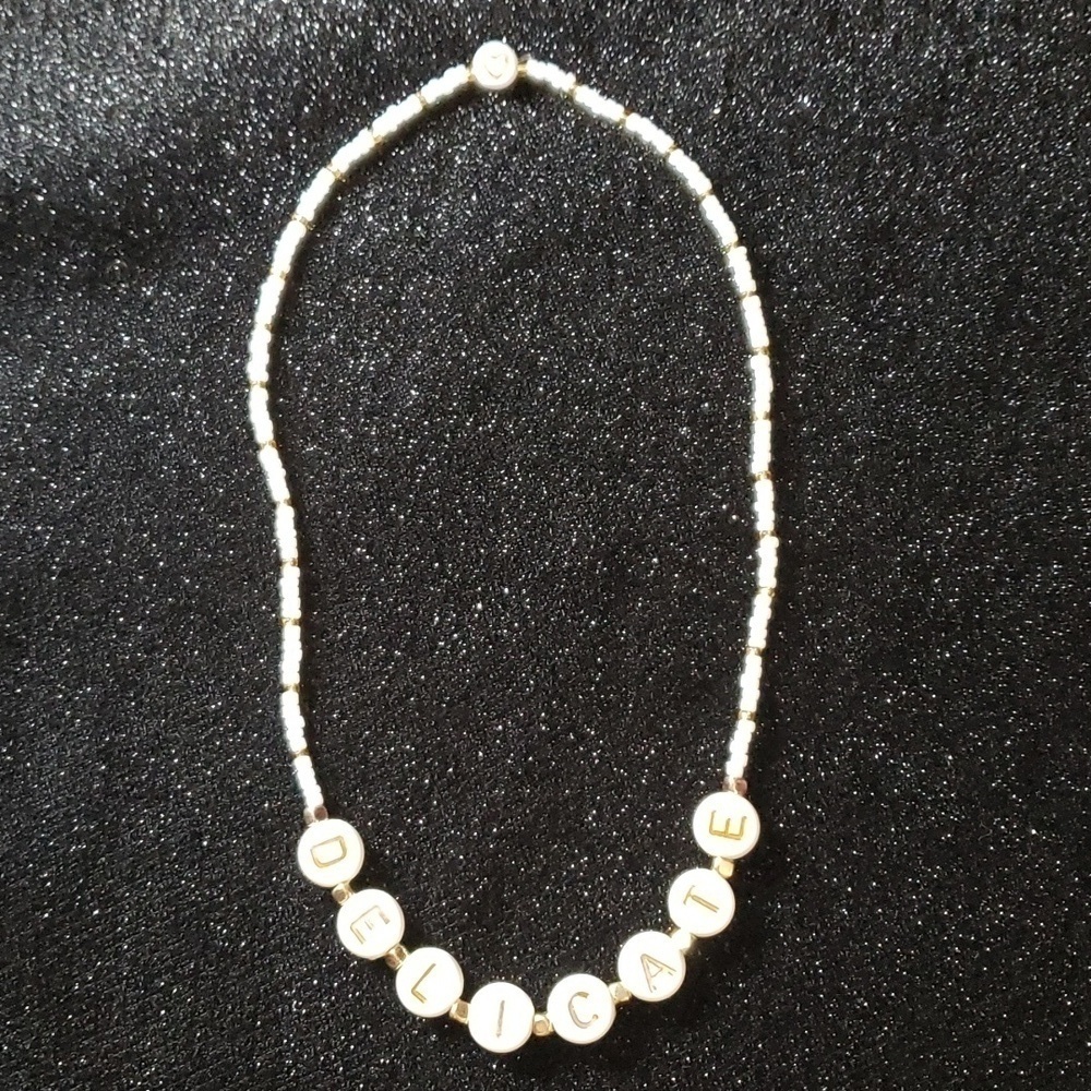 Taylor Swift Delicate Elastic Beaded Necklace Handmade - Picture 3 of 5
